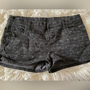 Hurley Hawaiian print shorts